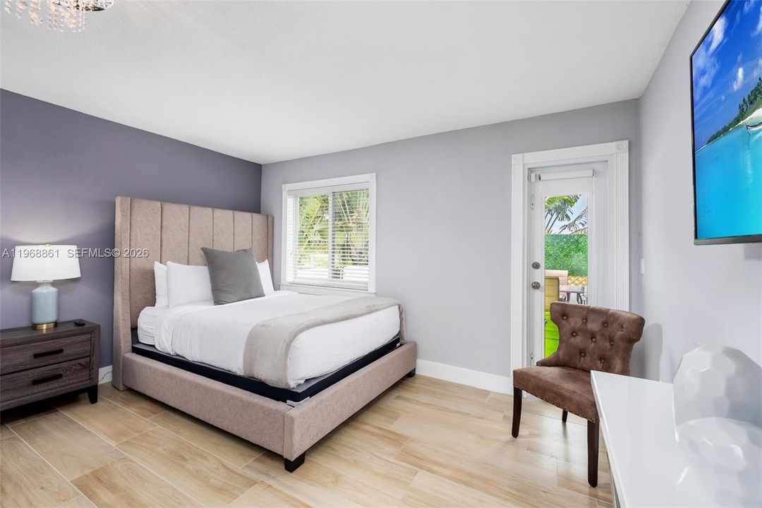 For Sale: $2,890,000 (5 beds, 4 baths, 4435 Square Feet)