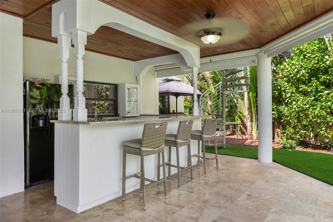 For Sale: $2,890,000 (5 beds, 4 baths, 4435 Square Feet)