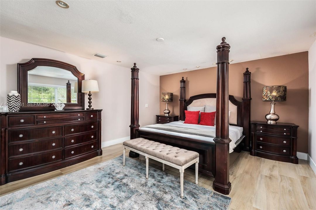 For Sale: $2,890,000 (5 beds, 4 baths, 4435 Square Feet)