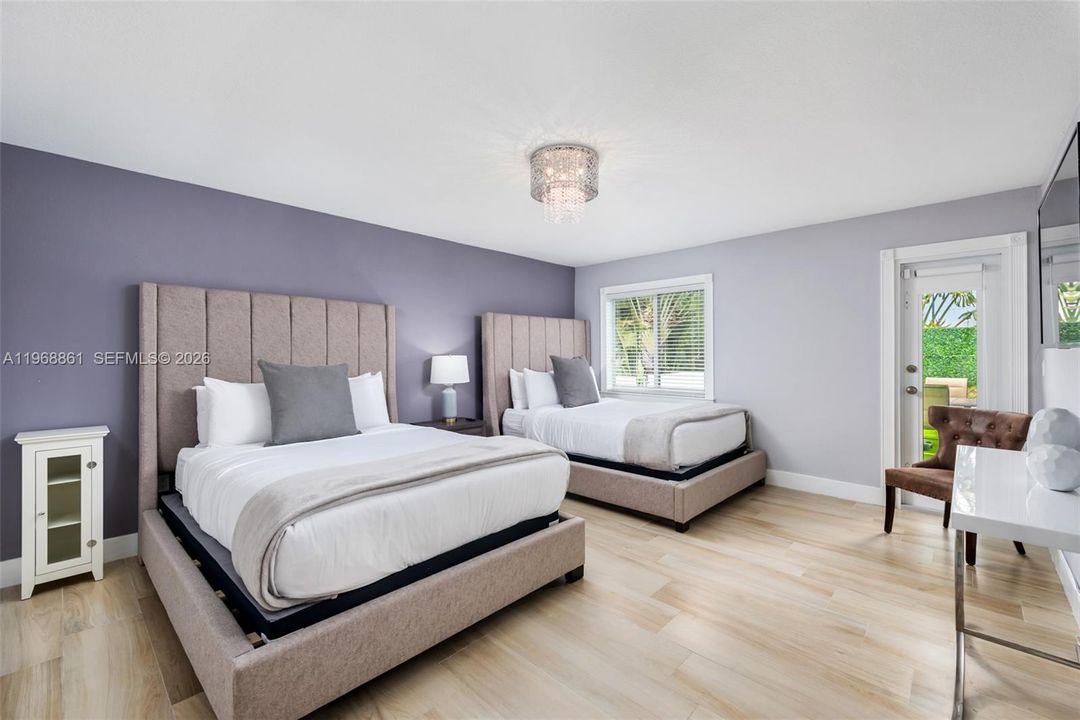For Sale: $2,890,000 (5 beds, 4 baths, 4435 Square Feet)