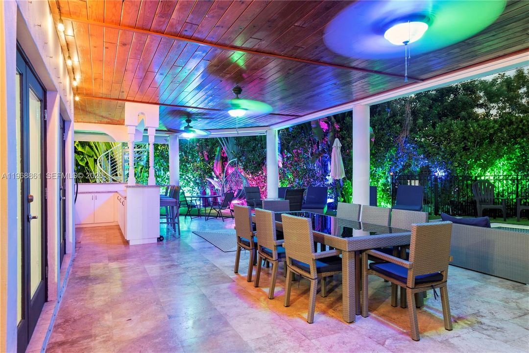 For Sale: $2,890,000 (5 beds, 4 baths, 4435 Square Feet)