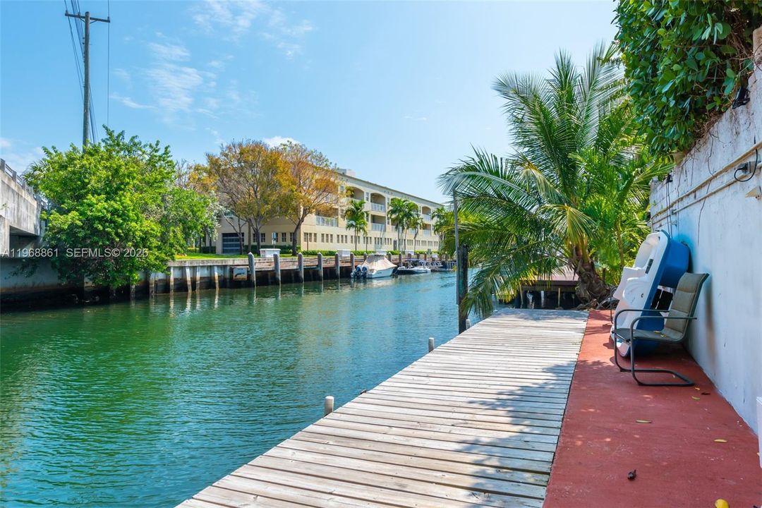 For Sale: $2,890,000 (5 beds, 4 baths, 4435 Square Feet)