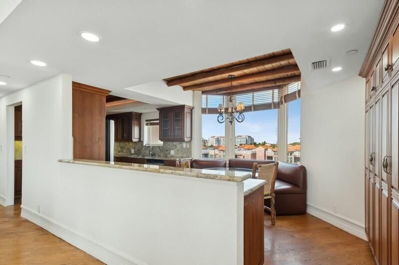 Breakfast nook