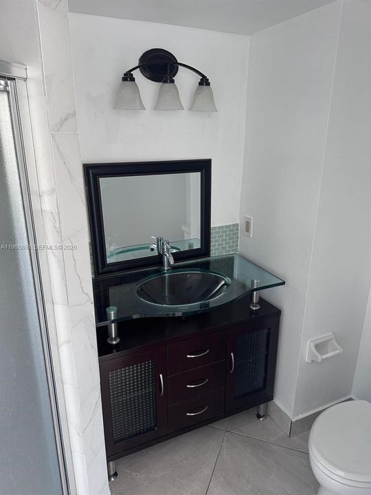 For Sale: $195,000 (2 beds, 2 baths, 815 Square Feet)