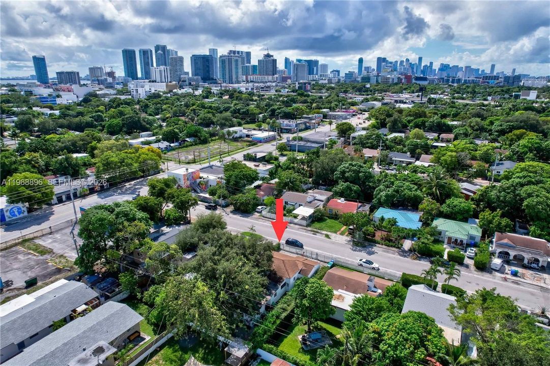 For Sale: $850,000 (5 beds, 3 baths, 1426 Square Feet)