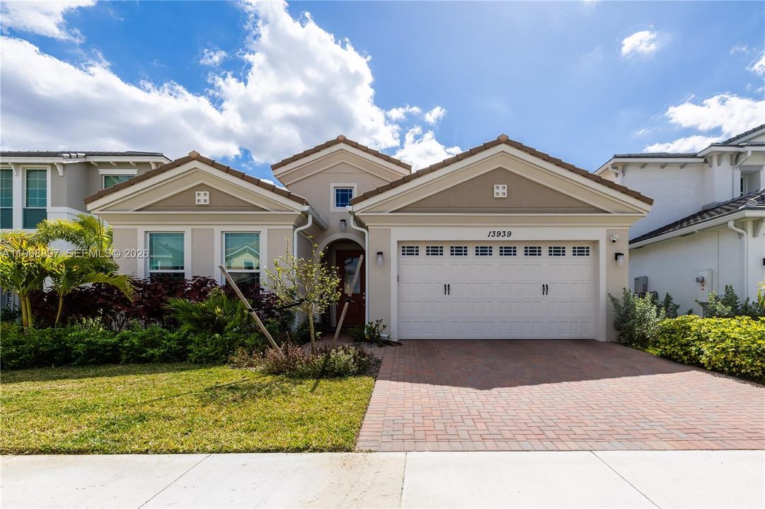 Active With Contract: $3,400 (2 beds, 2 baths, 0 Square Feet)