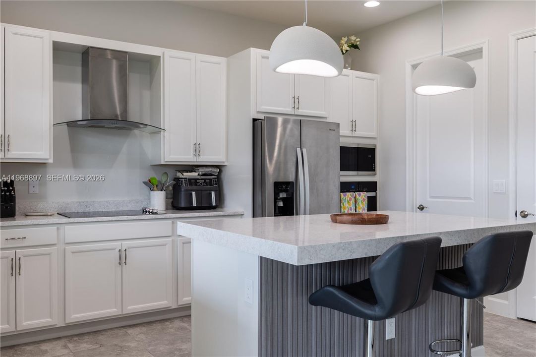 Active With Contract: $3,400 (2 beds, 2 baths, 0 Square Feet)