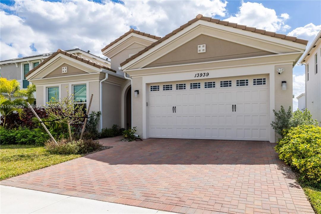Active With Contract: $3,400 (2 beds, 2 baths, 0 Square Feet)
