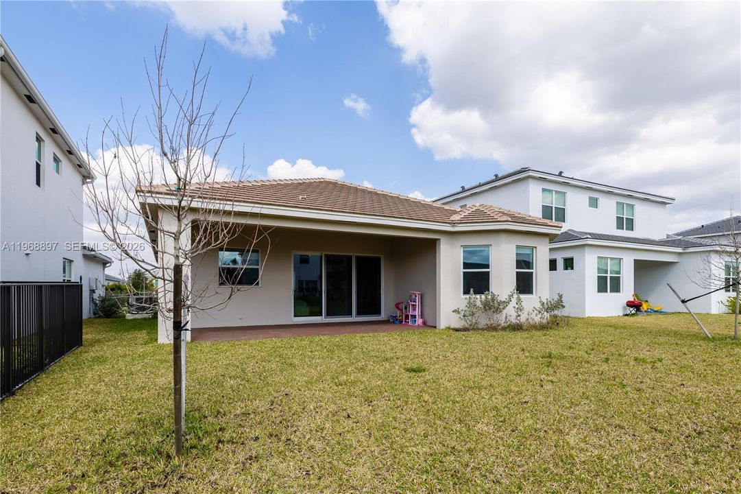 Active With Contract: $3,400 (2 beds, 2 baths, 0 Square Feet)