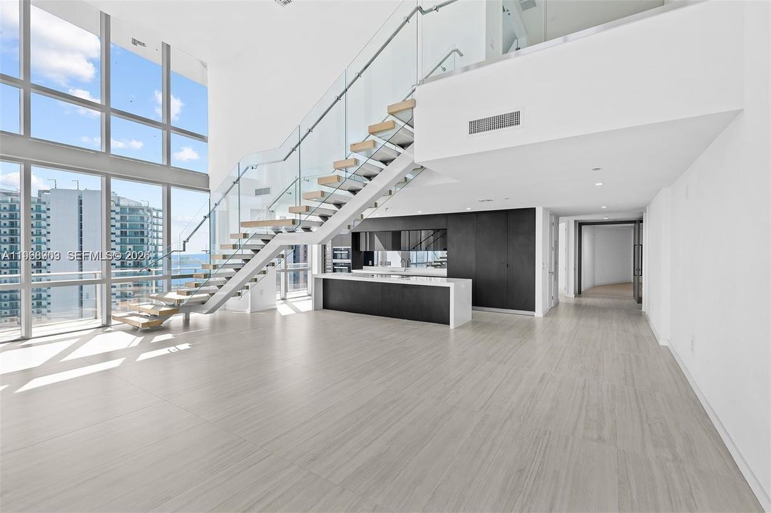 En Venta: $5,000,000 (4 camas, 5 baños, 3814 Pies cuadrados)
