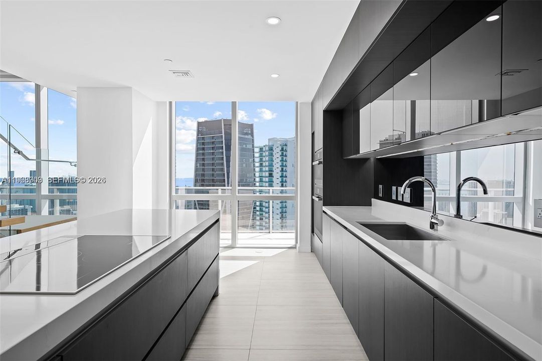 En Venta: $5,000,000 (4 camas, 5 baños, 3814 Pies cuadrados)