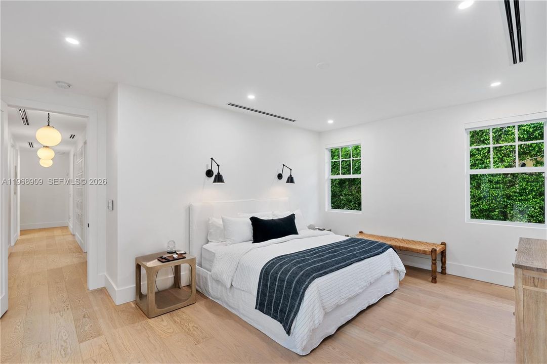 Recently Rented: $19,000 (5 beds, 4 baths, 3808 Square Feet)