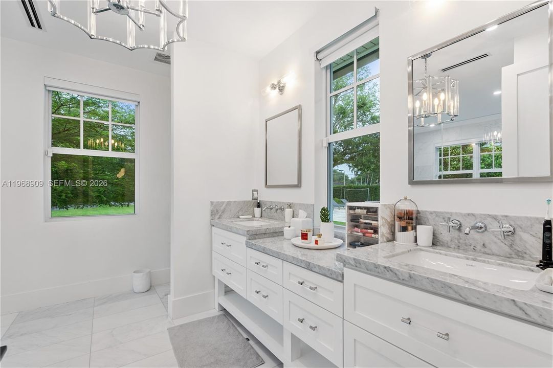 Recently Rented: $19,000 (5 beds, 4 baths, 3808 Square Feet)