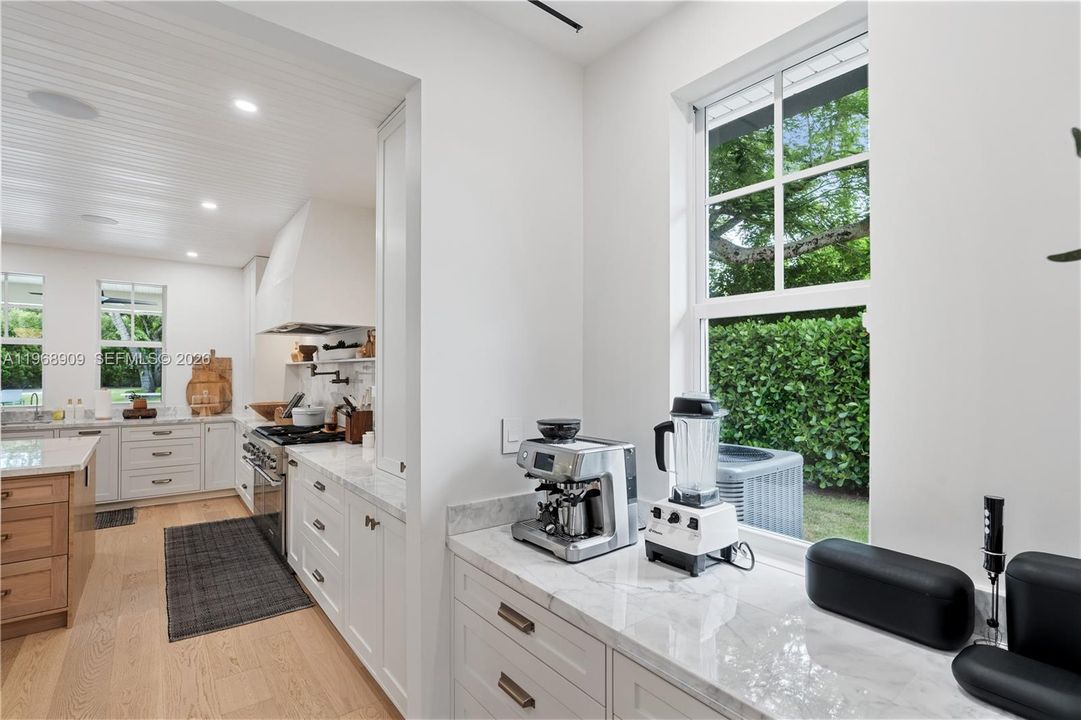 Recently Rented: $19,000 (5 beds, 4 baths, 3808 Square Feet)