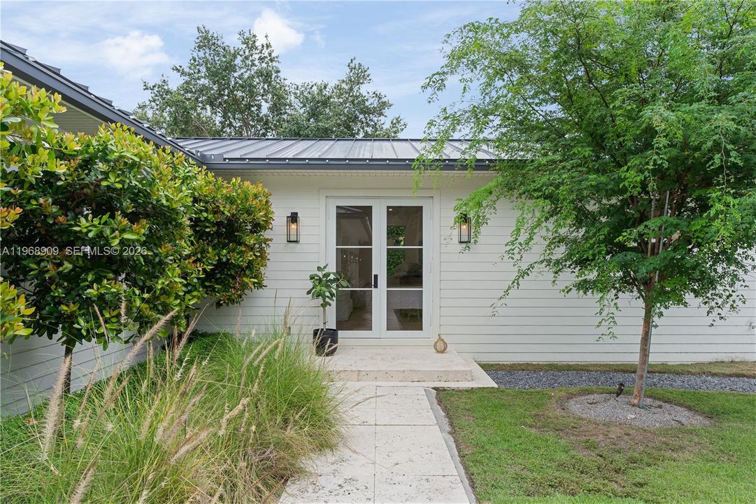 Recently Rented: $19,000 (5 beds, 4 baths, 3808 Square Feet)