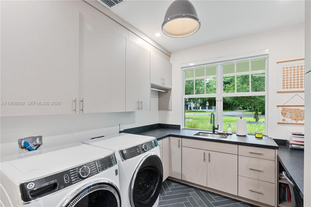Recently Rented: $19,000 (5 beds, 4 baths, 3808 Square Feet)