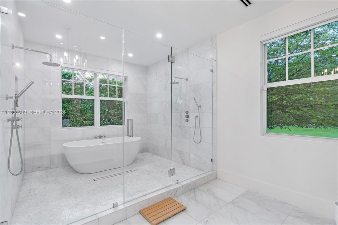 Recently Rented: $19,000 (5 beds, 4 baths, 3808 Square Feet)