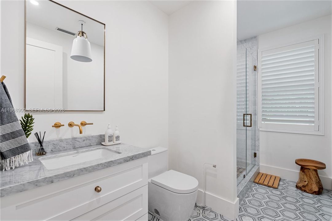 Recently Rented: $19,000 (5 beds, 4 baths, 3808 Square Feet)