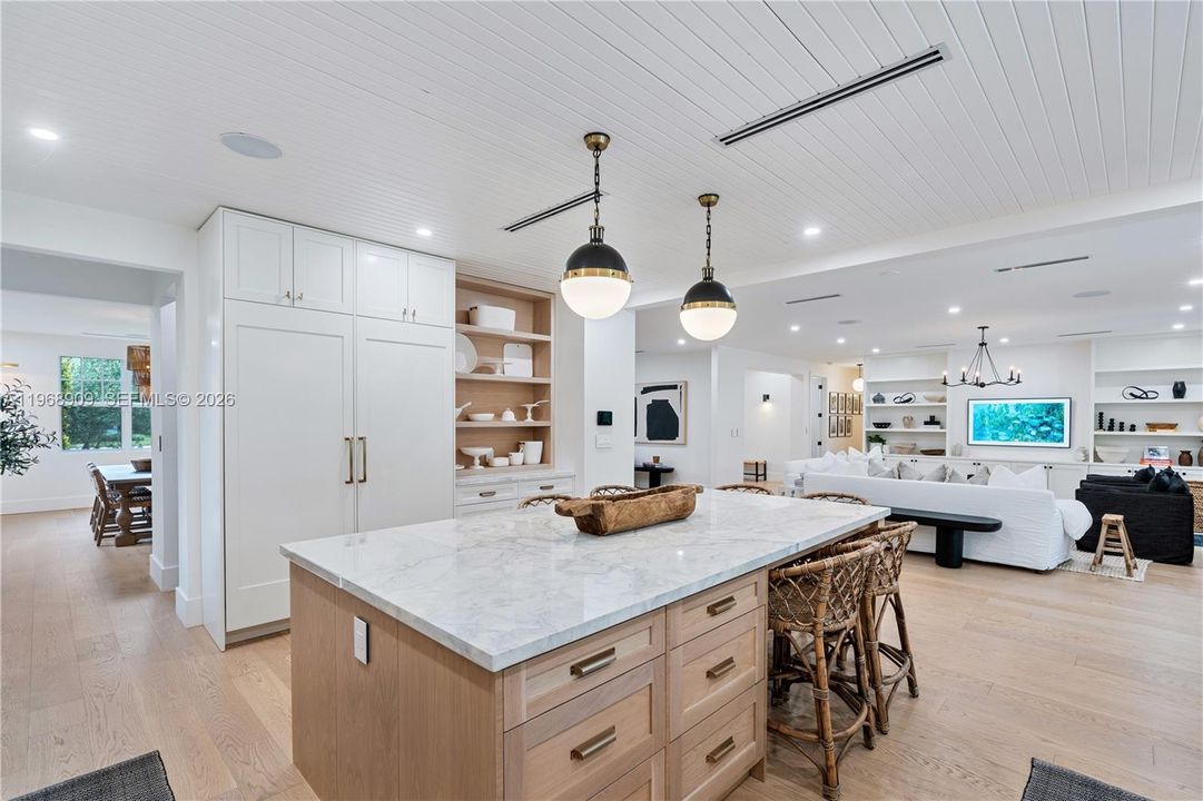 Recently Rented: $19,000 (5 beds, 4 baths, 3808 Square Feet)