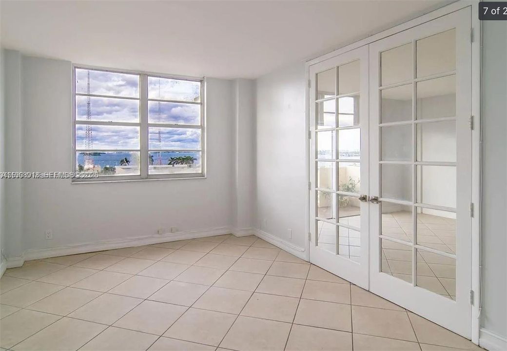 For Sale: $369,000 (2 beds, 2 baths, 1149 Square Feet)