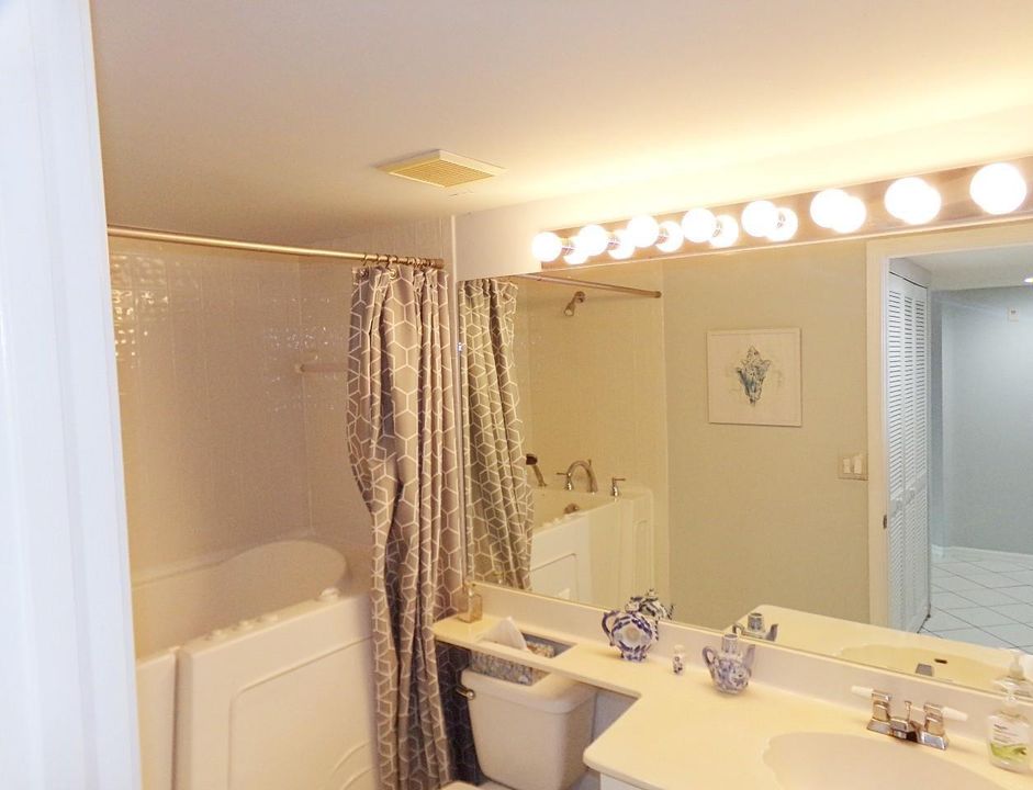 2nd bathroom