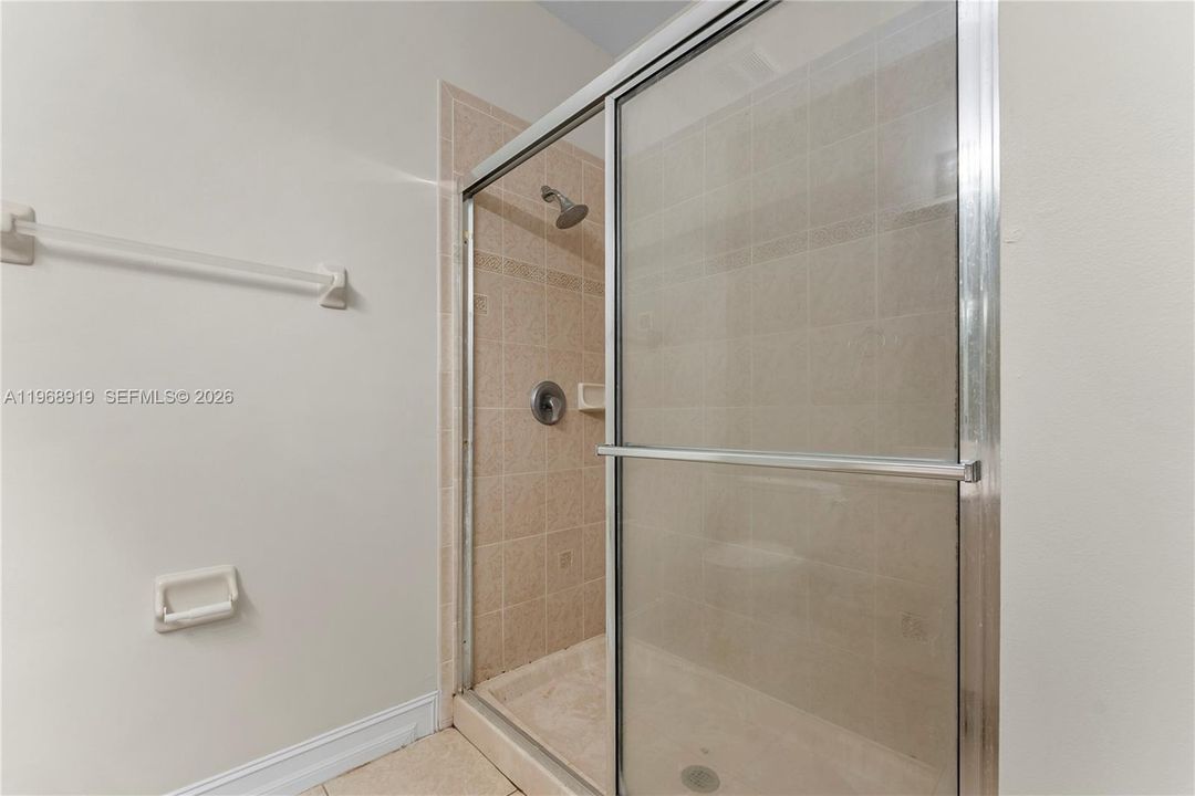 Недавно арендовано: $3,900 (2 спален, 2 ванн, 1596 Квадратных фут)