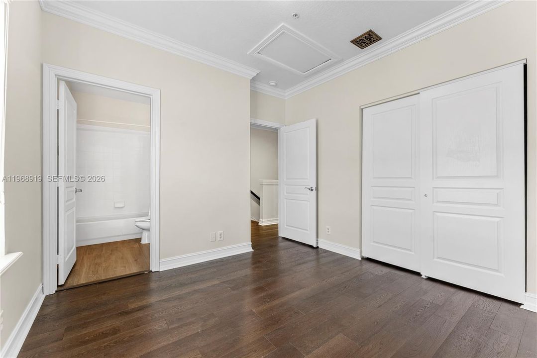 Недавно арендовано: $3,900 (2 спален, 2 ванн, 1596 Квадратных фут)