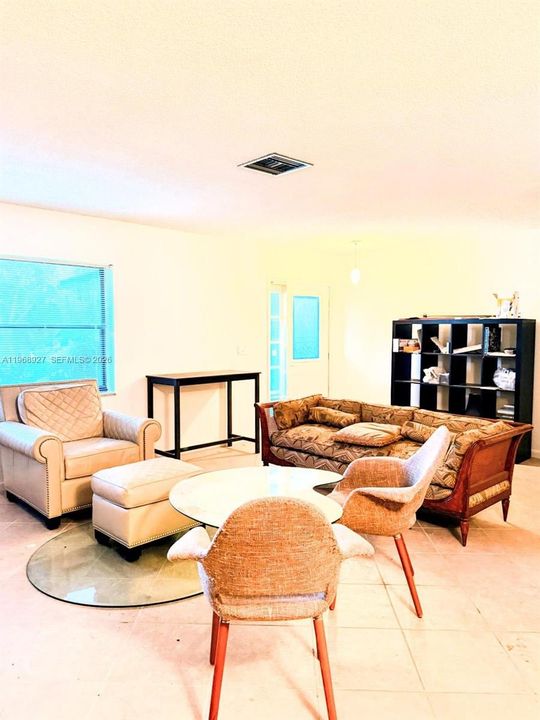 For Sale: $489,000 (3 beds, 2 baths, 1692 Square Feet)