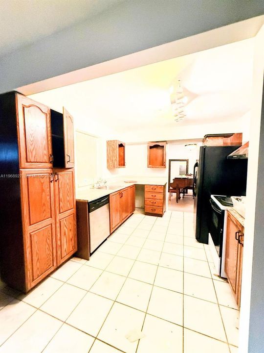 For Sale: $489,000 (3 beds, 2 baths, 1692 Square Feet)