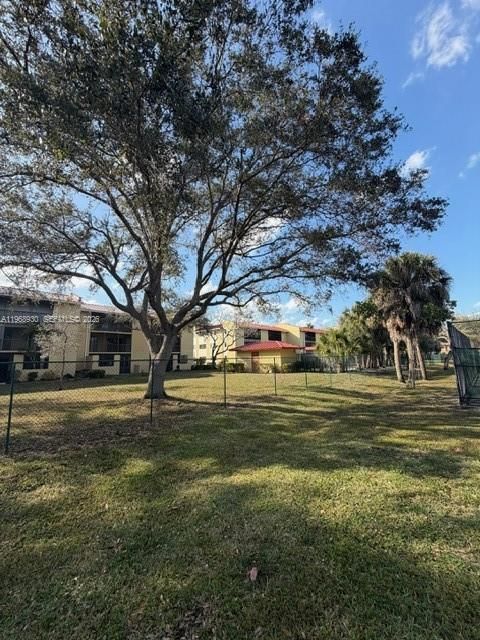 Active With Contract: $199,000 (2 beds, 2 baths, 1120 Square Feet)