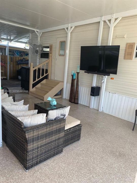 Recently Sold: $375,000 (2 beds, 1 baths, 360 Square Feet)