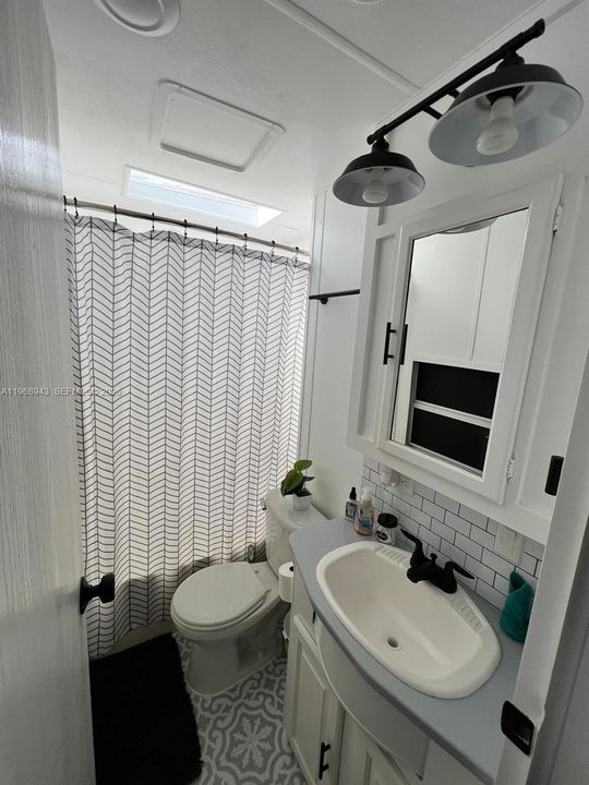 Recently Sold: $375,000 (2 beds, 1 baths, 360 Square Feet)