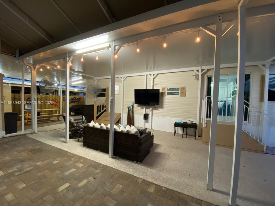 Recently Sold: $375,000 (2 beds, 1 baths, 360 Square Feet)