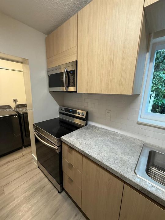 For Sale: $1,350,000 (2 beds, 1 baths, 1288 Square Feet)