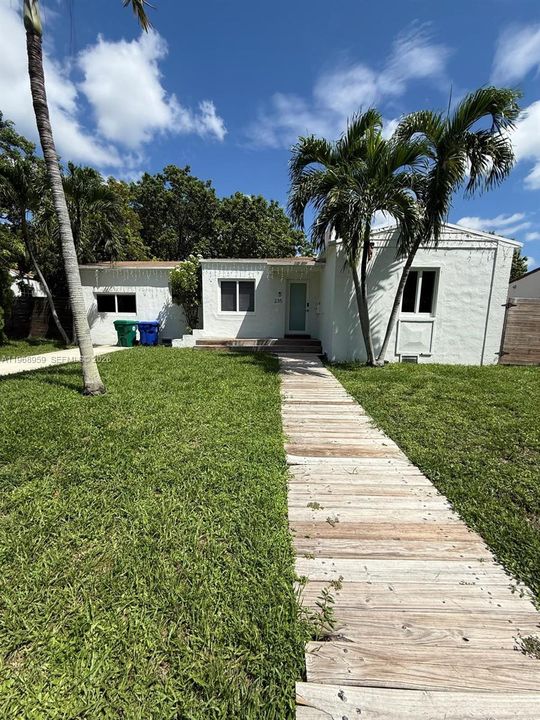 For Sale: $1,350,000 (2 beds, 1 baths, 1288 Square Feet)