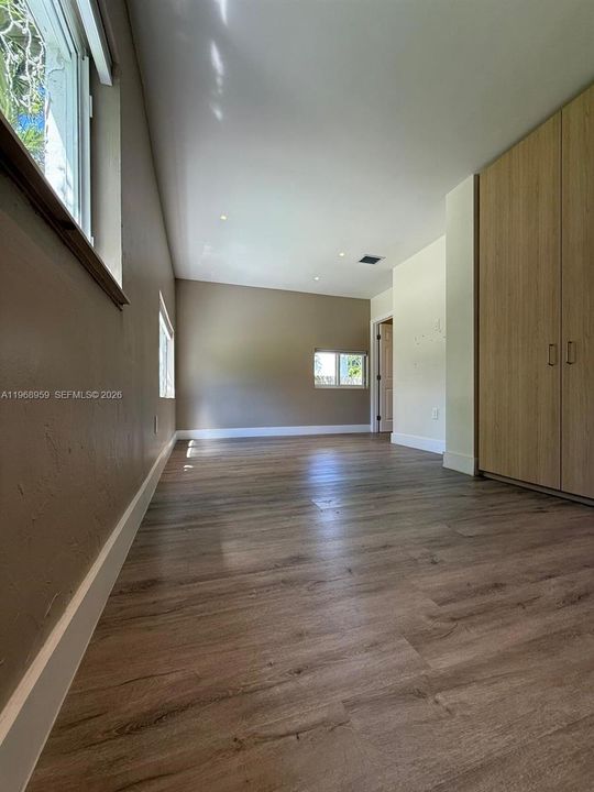 For Sale: $1,350,000 (2 beds, 1 baths, 1288 Square Feet)