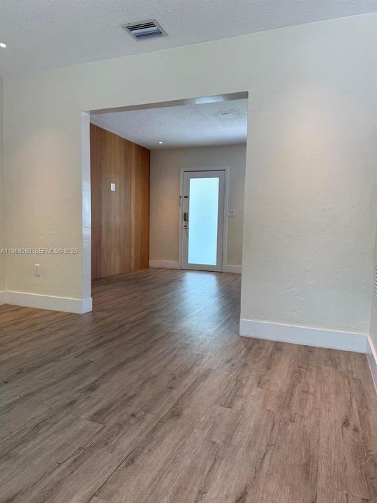 For Sale: $1,350,000 (2 beds, 1 baths, 1288 Square Feet)