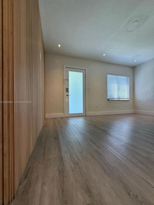 For Sale: $1,350,000 (2 beds, 1 baths, 1288 Square Feet)