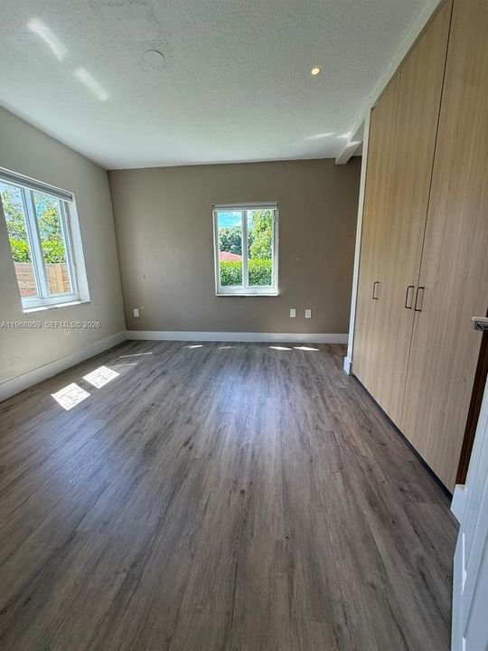 For Sale: $1,350,000 (2 beds, 1 baths, 1288 Square Feet)