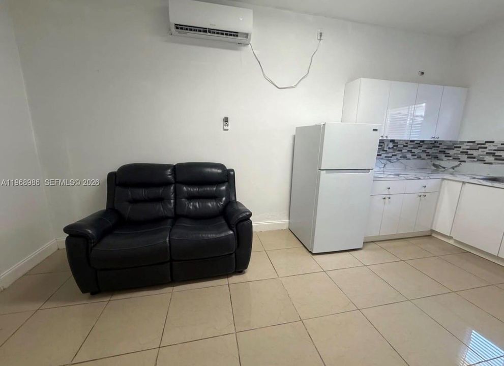 For Rent: $1,300 (1 beds, 1 baths, 0 Square Feet)