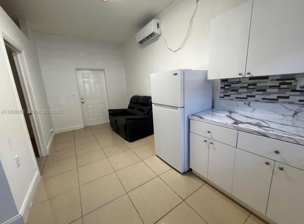 For Rent: $1,300 (1 beds, 1 baths, 0 Square Feet)
