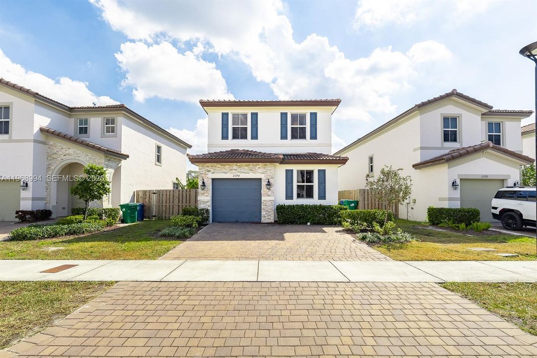 For Sale: $629,000 (4 beds, 3 baths, 2107 Square Feet)