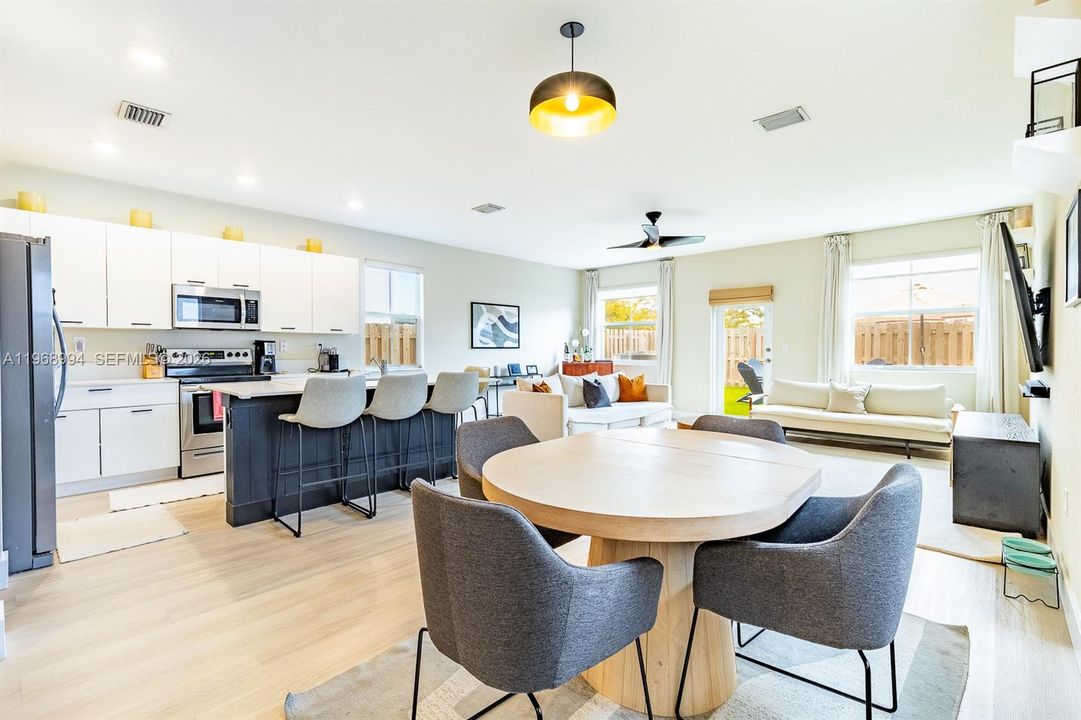 For Sale: $629,000 (4 beds, 3 baths, 2107 Square Feet)