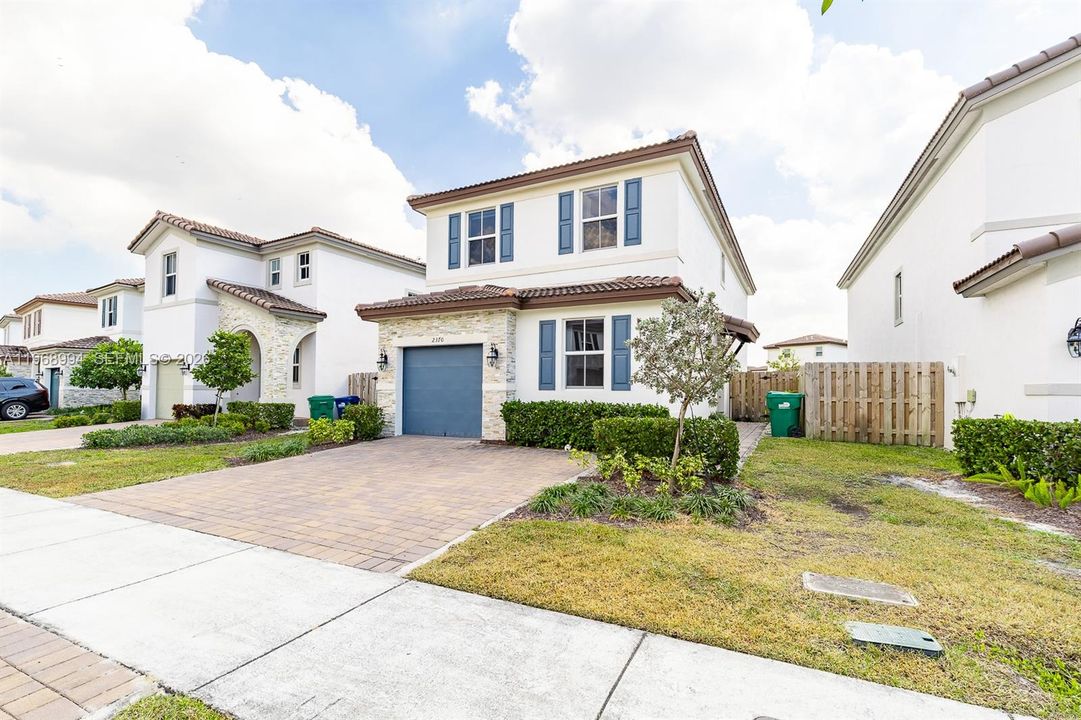 For Sale: $629,000 (4 beds, 3 baths, 2107 Square Feet)