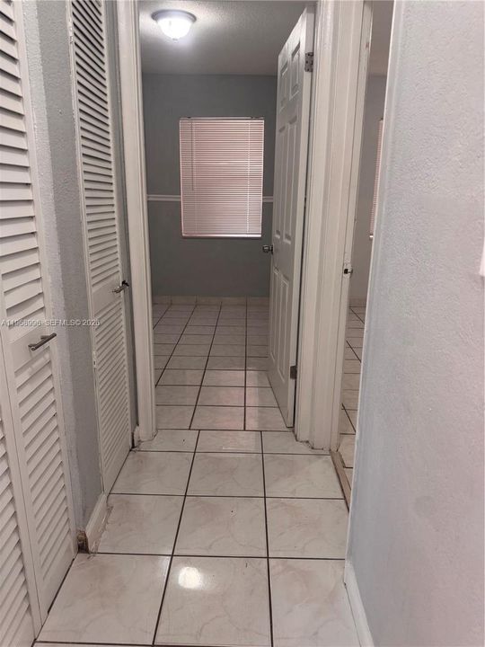 Active With Contract: $325,000 (3 beds, 1 baths, 854 Square Feet)
