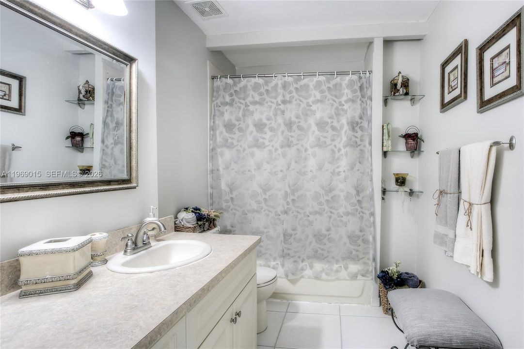 На продажу: $460,000 (2 спален, 1 ванн, 1314 Квадратных фут)