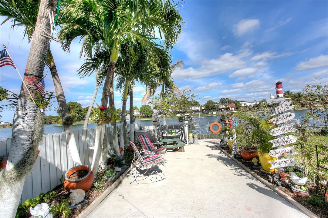 На продажу: $460,000 (2 спален, 1 ванн, 1314 Квадратных фут)