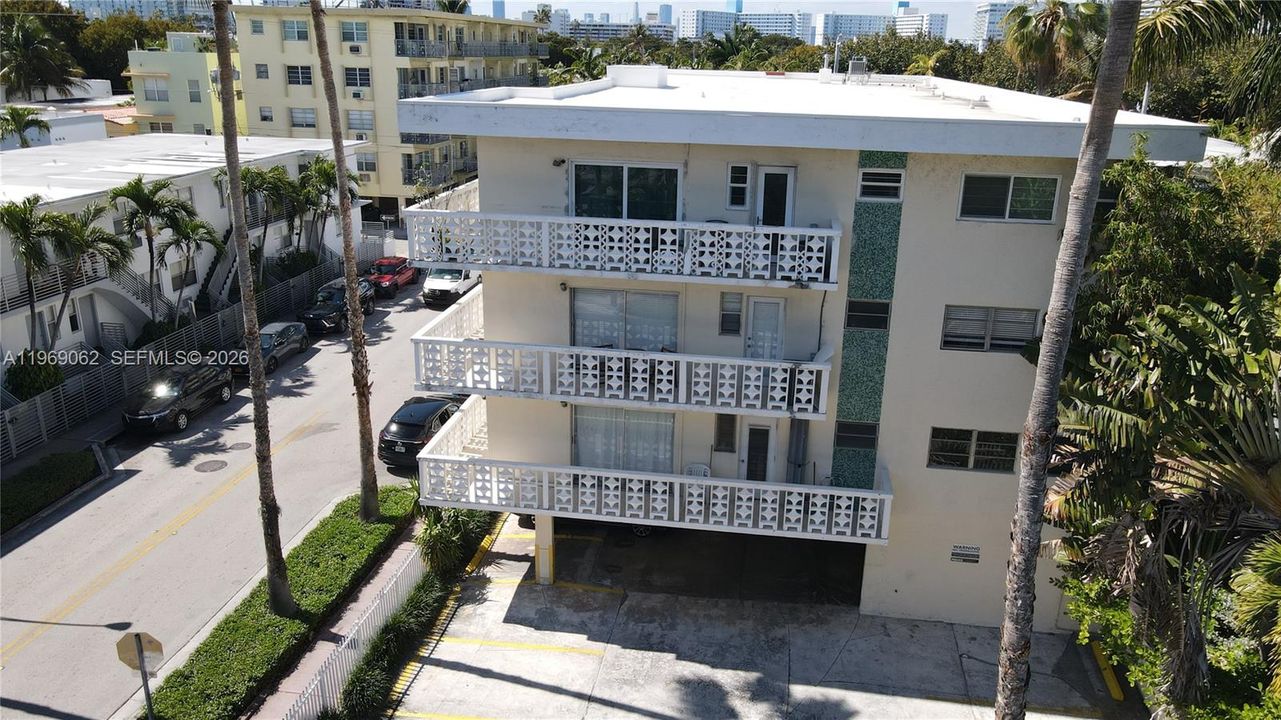 Active With Contract: $185,000 (0 beds, 1 baths, 403 Square Feet)
