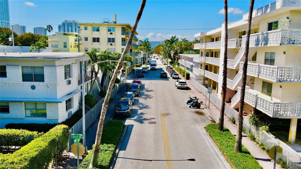 Active With Contract: $185,000 (0 beds, 1 baths, 403 Square Feet)