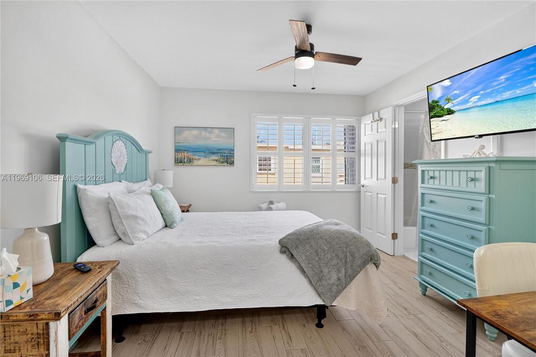 For Sale: $534,999 (2 beds, 2 baths, 1232 Square Feet)